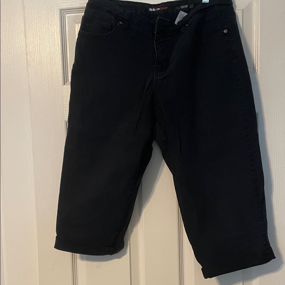 Style & Co. Black Capris